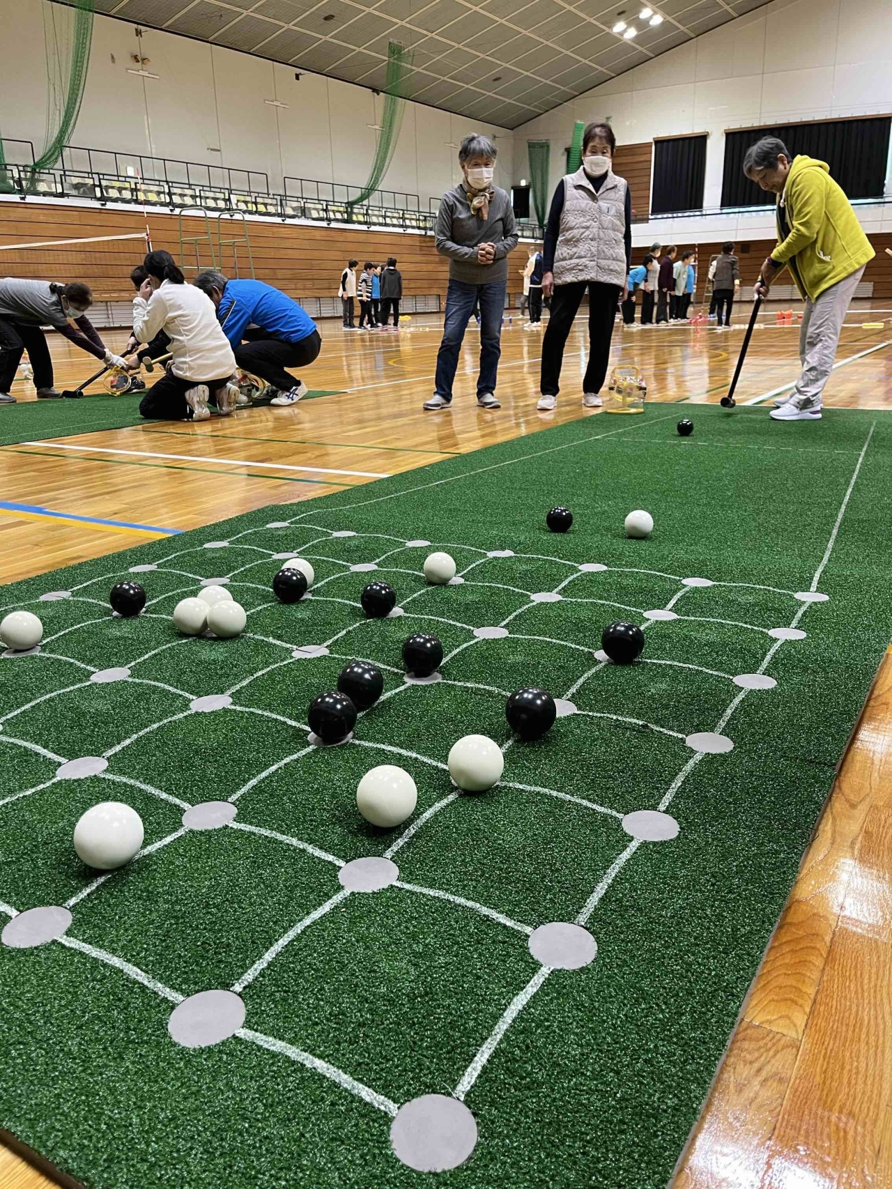 地域健康スポーツ教室の開催です。(囲碁ボール)